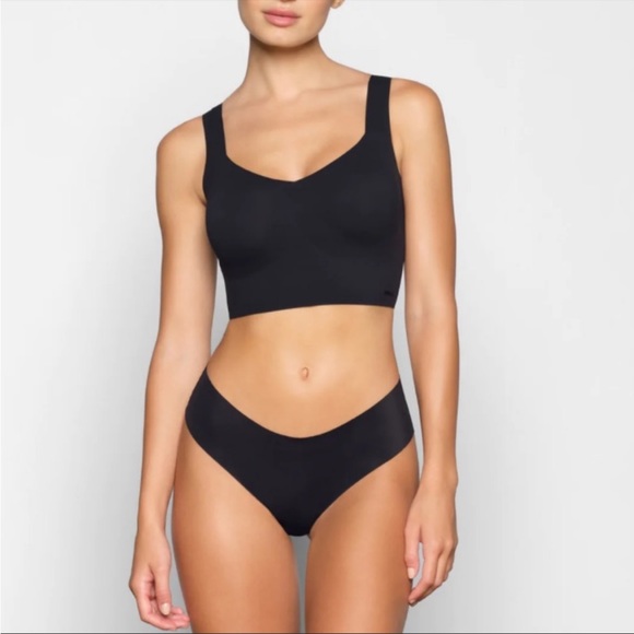 SKIMS Other - SKIMS Naked Bra Plunge Longline Womens Onyx Size Large